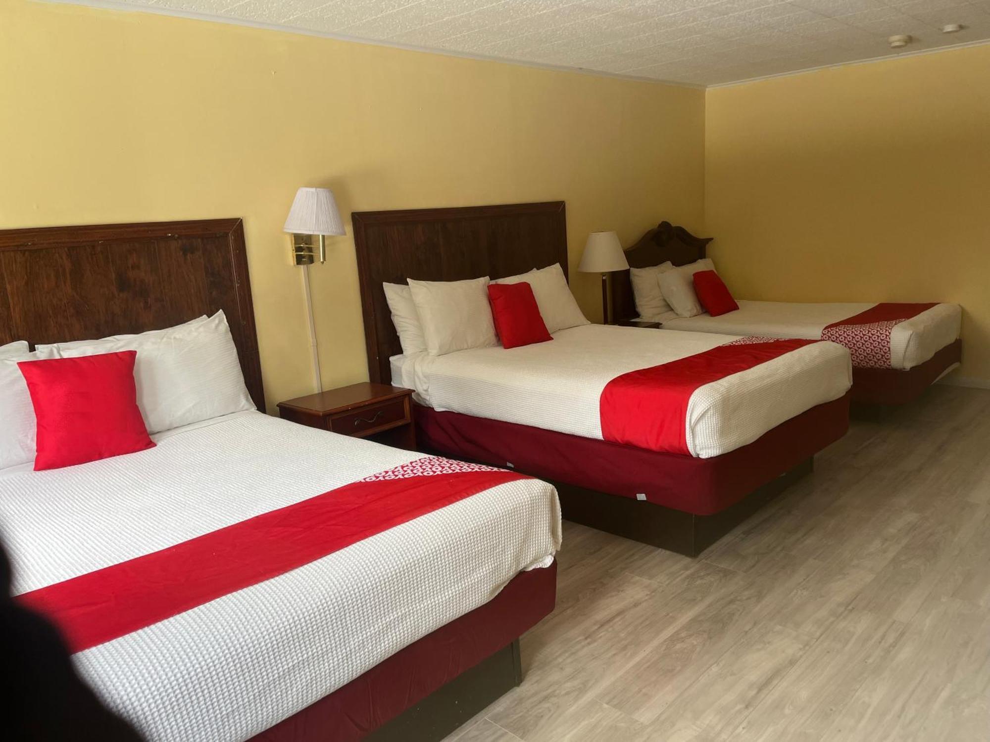 Buena Vista Inn Motel Delhi Bagian luar foto